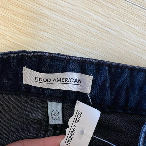 ✨NWT Good American Dark Wash Blue High Rise Frayed Hem Denim Jean Mini Skirt 26 - Picture 4 of 9